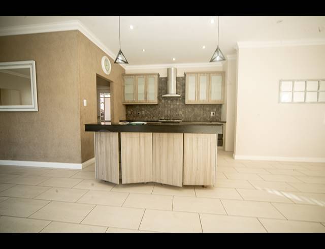 3 BEDROOM FREEHOLD FOR SALE IN BEACON BAY